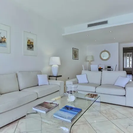 White Bay Appartement *